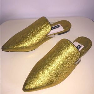 Alice + Olivia Madalyn Gold Loafer Mule S 7